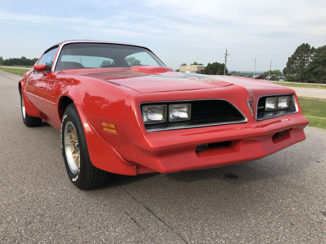 1978 Pontiac Trans Am - PHS Documented, T-Tops, 6.6 Litre V8, Mayan Red - photo 4