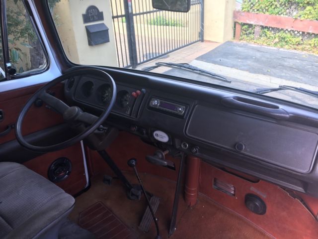 1978 Volkswagen Bus/Vanagon SUNROOF - REBUILT 2.0L FI ENGINE - WELL KEPT BUS! - photo 9