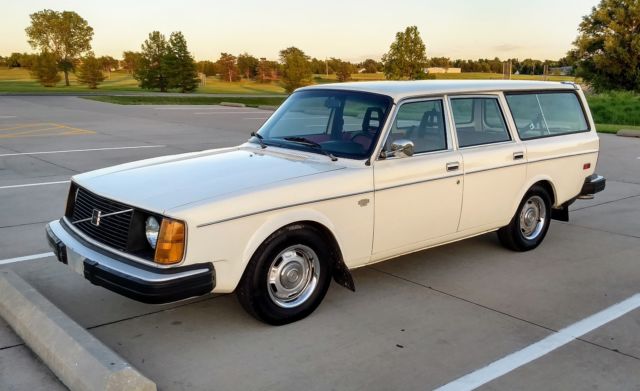 1978 Volvo 245 Wagon Classic Vintage Flat Hood Manual B21 K-jet Original Clean 1978 Volvo 240 DL