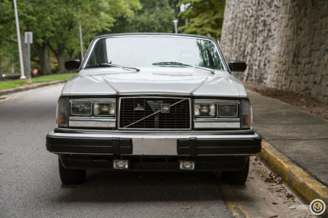 1978 Volvo 262c - photo 2