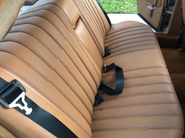 1979 Mercedes-Benz 200-Series - photo 6