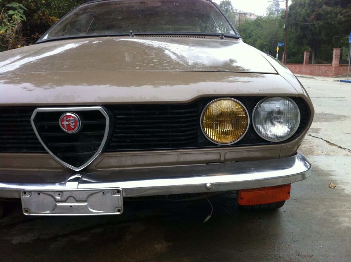 1979 Alfa Romeo Alfetta GTV tan - photo 4