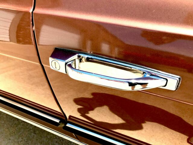 1979 Mercedes-Benz 400-Series SEL 6.9 V8 - photo 9
