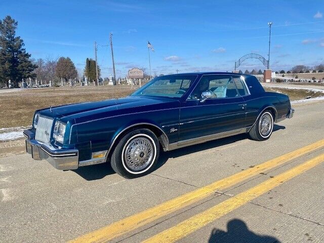 1979 Buick Riviera HD Video!!  Daily Driver CLEAN V8 - photo 2