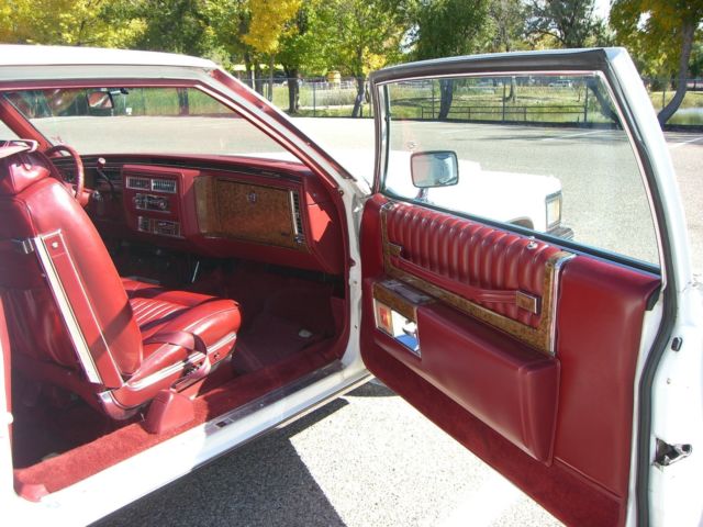 1979 Cadillac DeVille White, Red Leather - photo 10