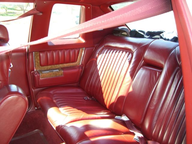 1979 Cadillac DeVille White, Red Leather - photo 4