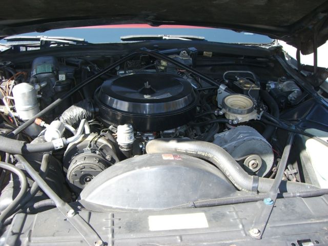 1979 Cadillac DeVille White, Red Leather - photo 5