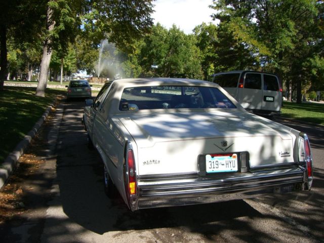 1979 Cadillac DeVille White, Red Leather - photo 6