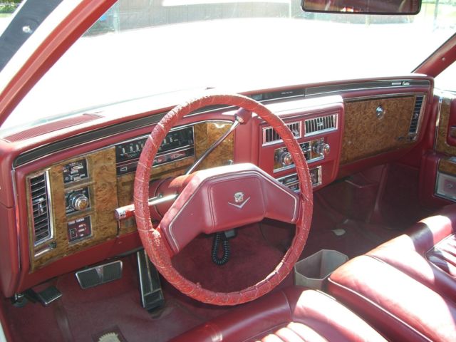 1979 Cadillac DeVille White, Red Leather - photo 7