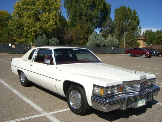 1979 Cadillac DeVille White, Red Leather - photo 9