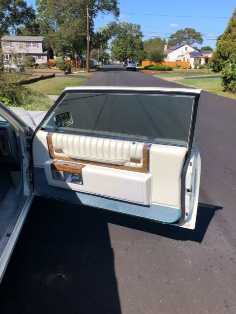 1979 Cadillac DeVille Phaeton - photo 11