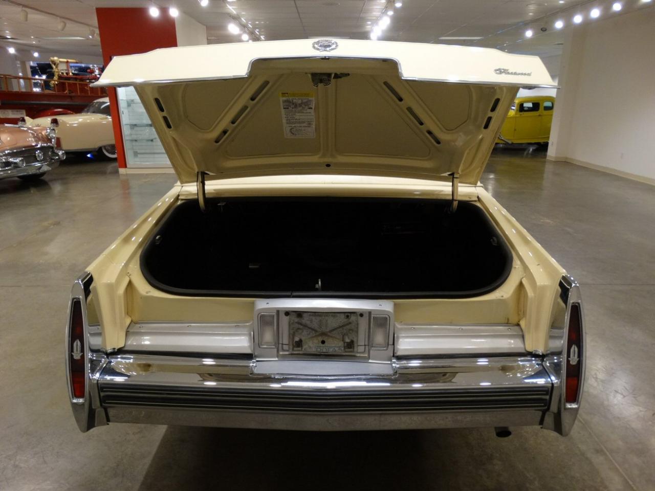 1979 Cadillac Fleetwood Brougham - photo 12