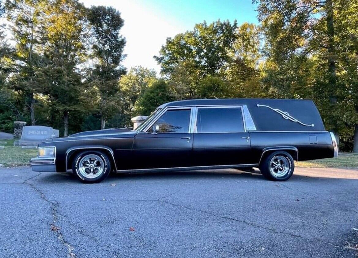 1979 Cadillac Fleetwood Hearse - photo 3