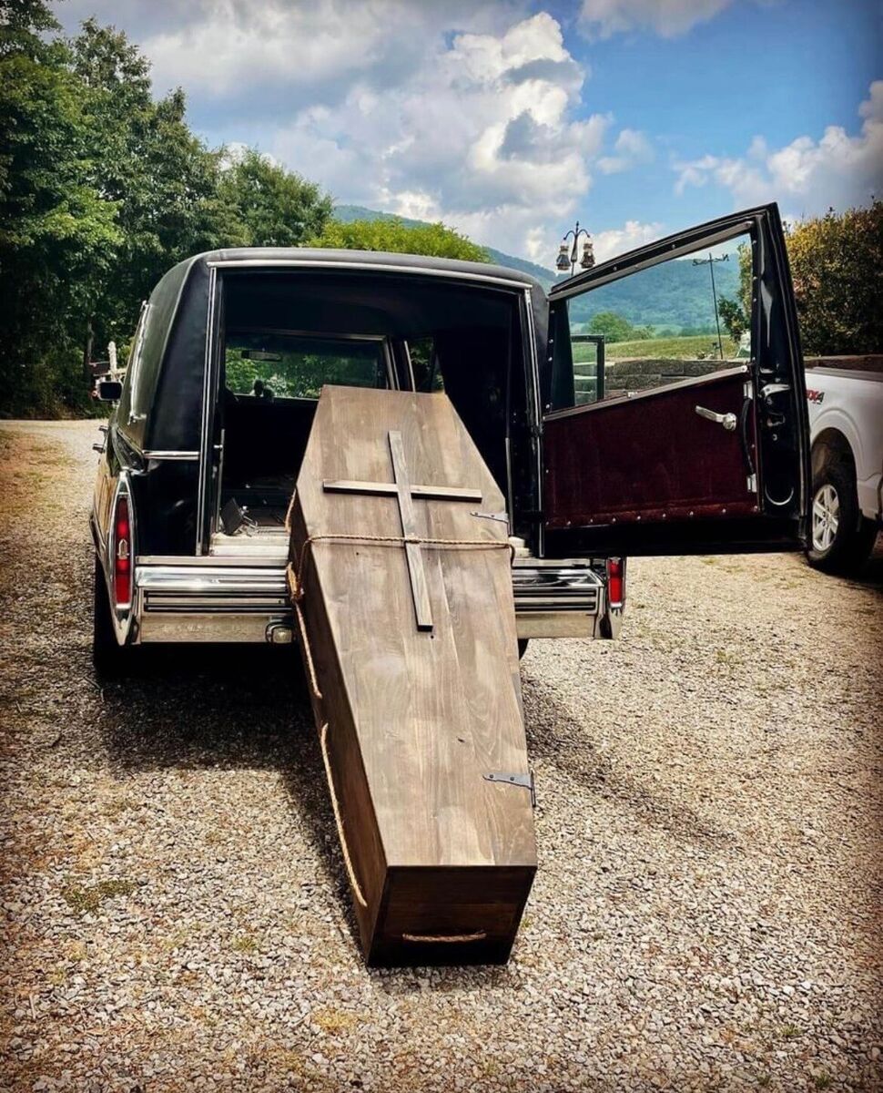 1979 Cadillac Fleetwood Hearse - photo 9