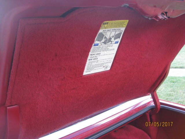 1979 Cadillac Seville bright red leather - photo 12