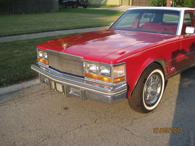 1979 Cadillac Seville bright red leather - photo 3