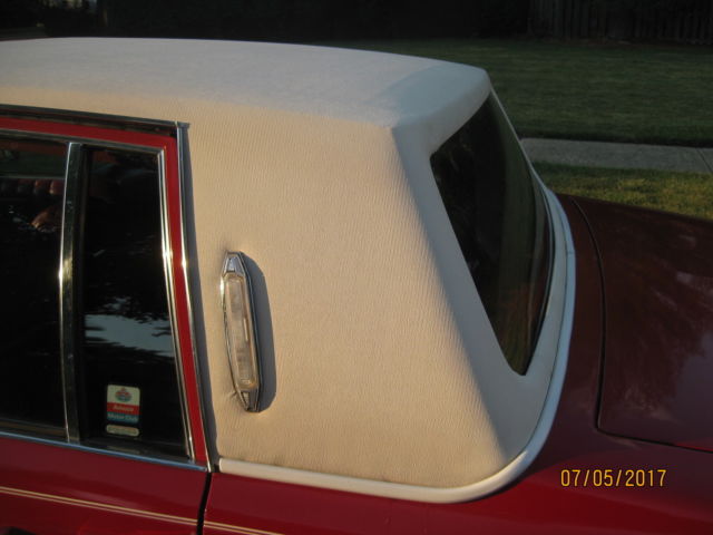 1979 Cadillac Seville bright red leather - photo 5