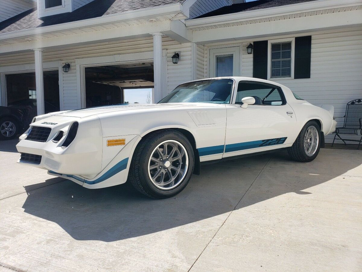 1979 Chevrolet Camaro Z 28 Coupe White RWD Manual z28 1979 Chevrolet Camaro Z 28 z28
