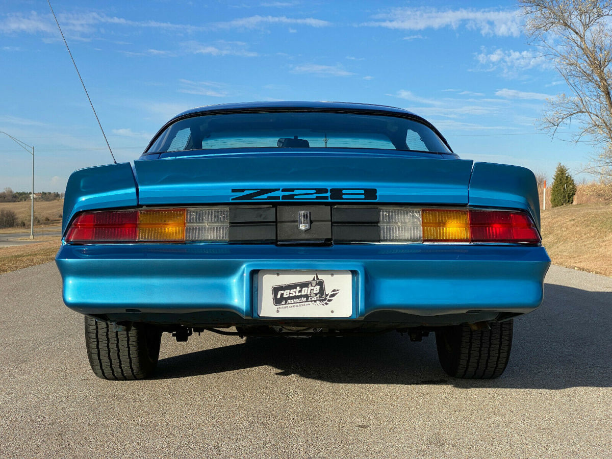1979 Chevrolet Camaro Z28, 350ci 5.7L - 4 Speed, T-Tops, AC, Blue - photo 6