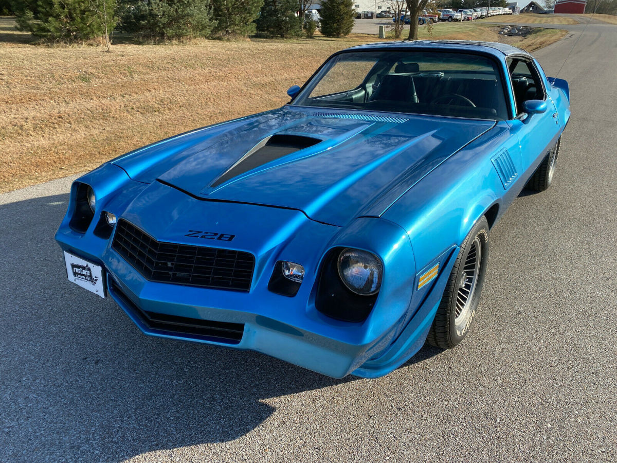 1979 Chevrolet Camaro Z28, 350ci 5.7L - 4 Speed, T-Tops, Blue - photo 11