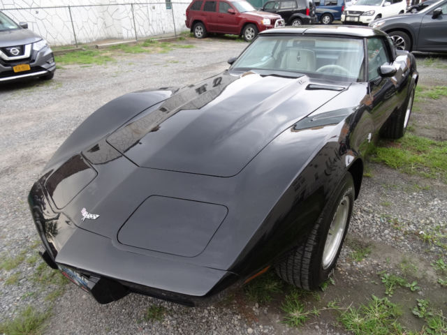 1979 Chevrolet Corvette, beautiful condition,T-top, restored,runs great 1979 Chevrolet Corvette