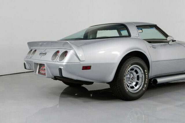 1979 Chevrolet Corvette Custom L-82 - photo 10