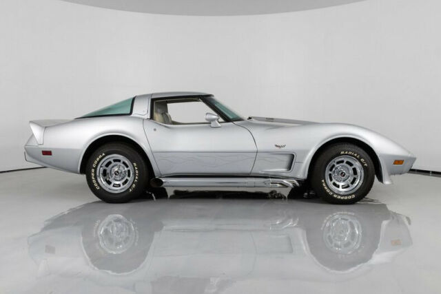 1979 Chevrolet Corvette Custom L-82 - photo 11