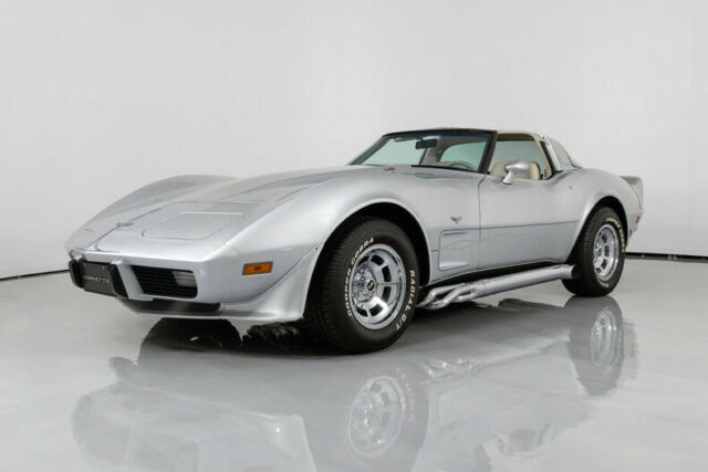 1979 Chevrolet Corvette Custom L-82 - photo 3
