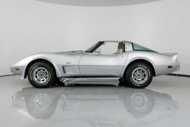 1979 Chevrolet Corvette Custom L-82 - photo 5