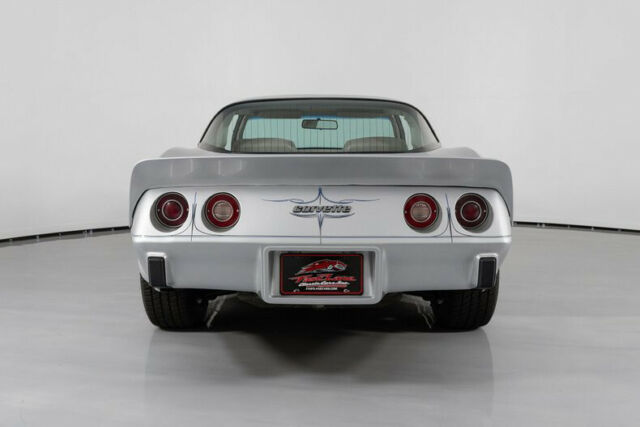 1979 Chevrolet Corvette Custom L-82 - photo 8