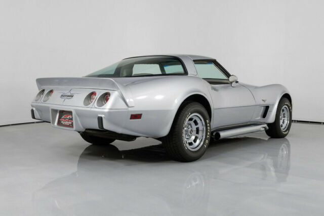 1979 Chevrolet Corvette Custom L-82 - photo 9