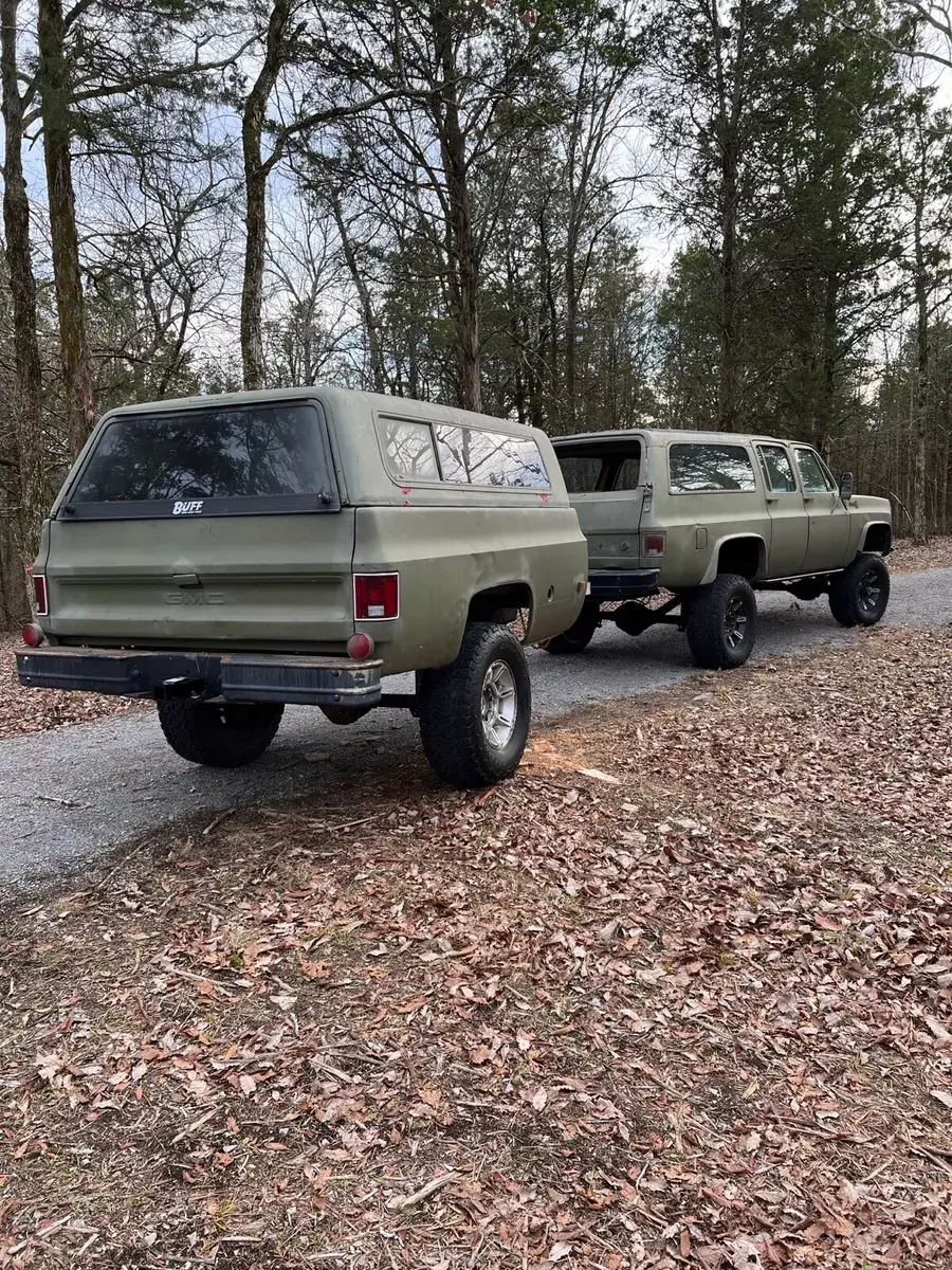 1979 Chevrolet Suburban Green 4WD Manual K2500 1979 Chevrolet Suburban K2500