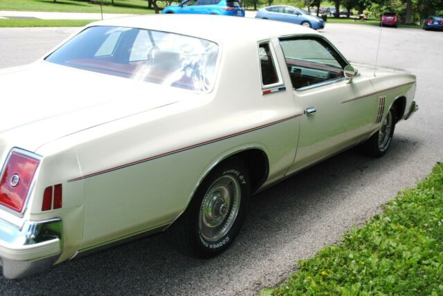 1979 Chrysler 300 Series - photo 6