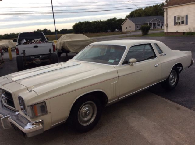 1979 Chrysler 300 Series - photo 11