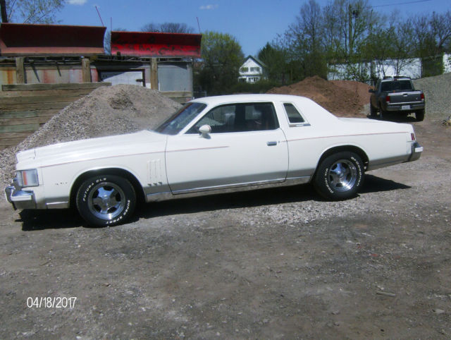1979 Chrysler 300 Series 300 limited - photo 2