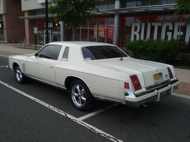 1979 Chrysler 300 Series - photo 2