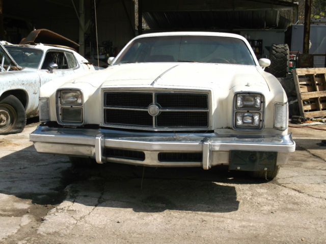 1979 Chrysler Cordoba 300 Hardtop 2-Door - photo 2