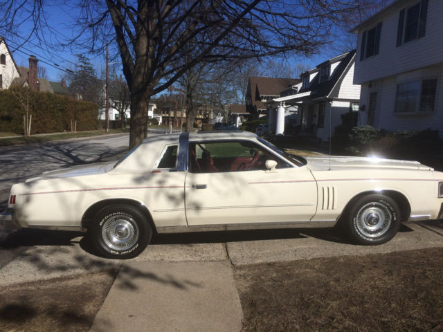 1979 Chrysler 300 Series - photo 2
