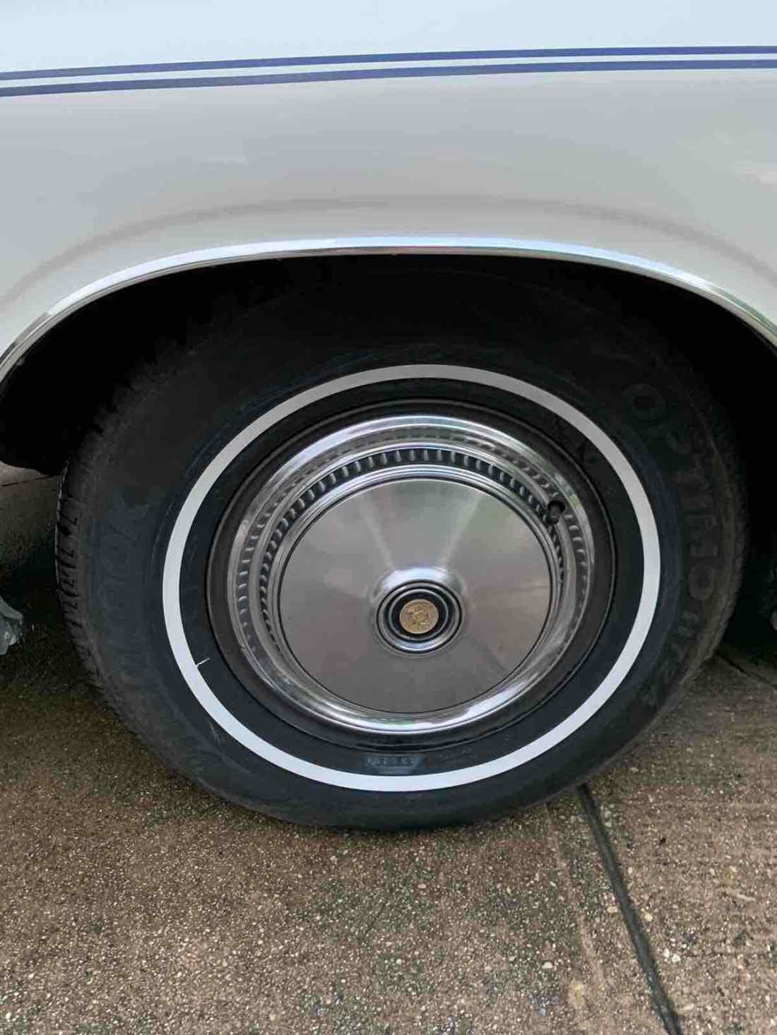 1979 Chrysler Cordoba 5.9 - photo 8