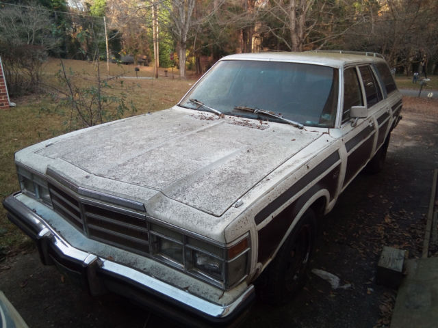 1979 Chrysler Town & Country Brown - photo 2