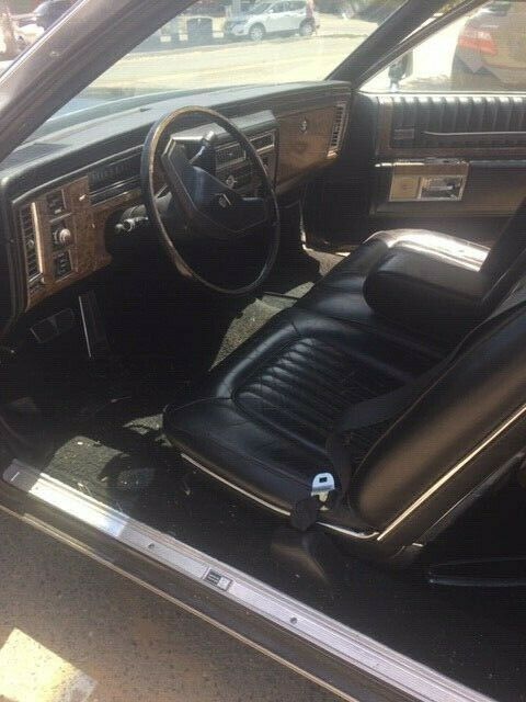 1979 Cadillac DeVille half vinyl top - photo 3