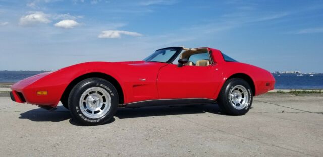 1979 CORVETTE L-82 NUMBERS MATCHING CAR WITH 80K ORIGINAL MILES MIRROR T-TOPS 1979 Chevrolet Corvette T-TOPS