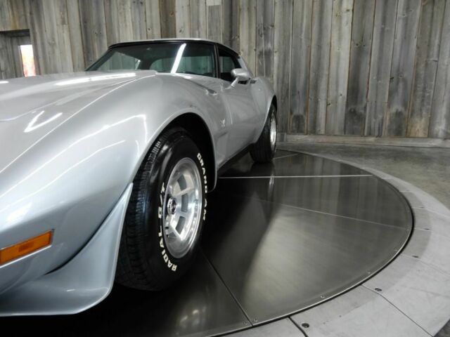 1979 Chevrolet Corvette Lots of new parts Nicely Detail Runs Great Cold AC - photo 10
