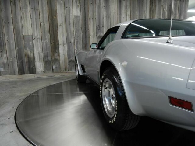 1979 Chevrolet Corvette Lots of new parts Nicely Detail Runs Great Cold AC - photo 11