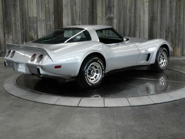 1979 Chevrolet Corvette Lots of new parts Nicely Detail Runs Great Cold AC - photo 3