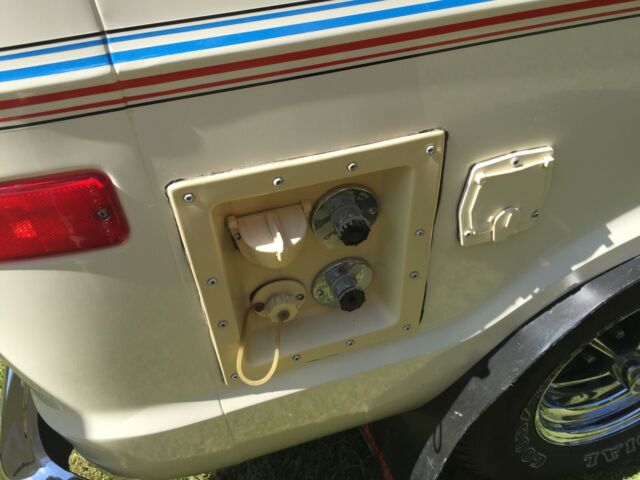 1979 Dodge Custom - photo 2