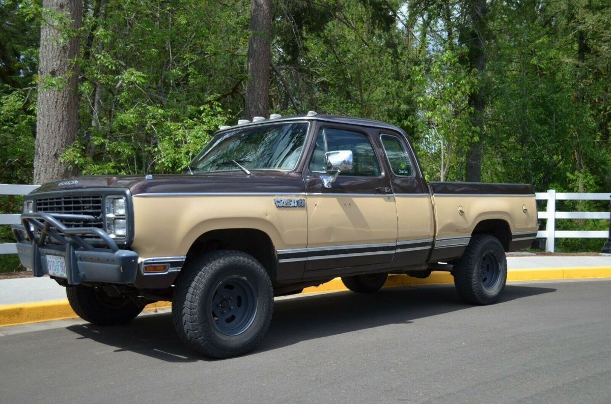 1979 Dodge Power Wagon Club Cab 4x4 V8 5.9L (360ci) - solid truck 1979 Dodge Power Wagon Club Cab