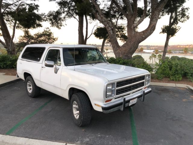 1979 Dodge Ramcharger full convertible 4x4 360 V8 4 barrel dual exhaust SUV 1979 Dodge Ramcharger