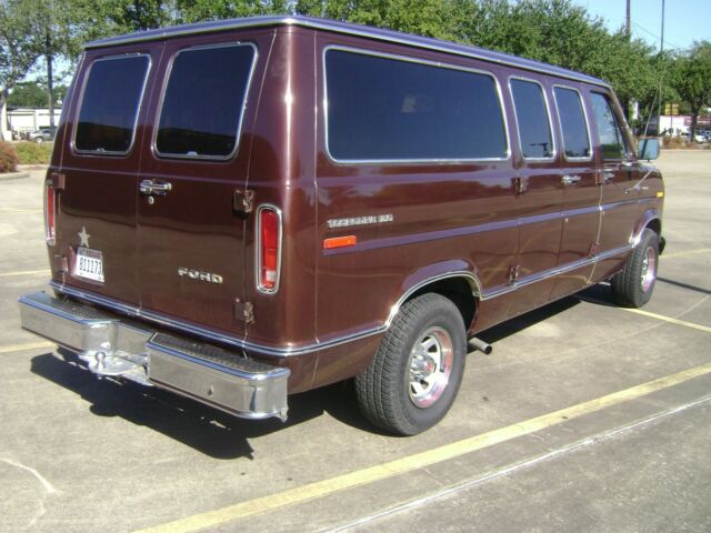 1979 Ford E-Series Van Club Wagon Chateau - photo 2