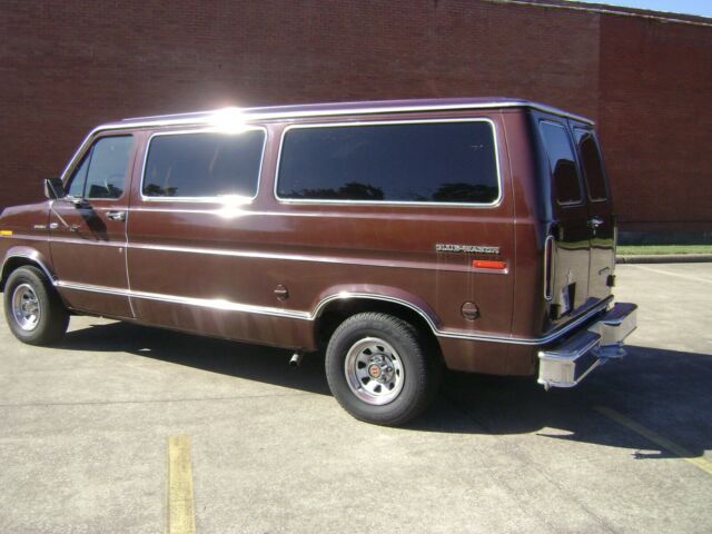 1979 Ford E-Series Van Club Wagon Chateau - photo 3